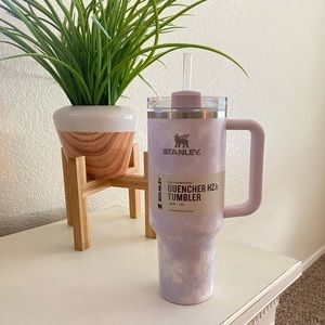NWT Limited Edition Color - Wisteria Tie Dye 40 Ounce Stanley H2.0 Tumbler